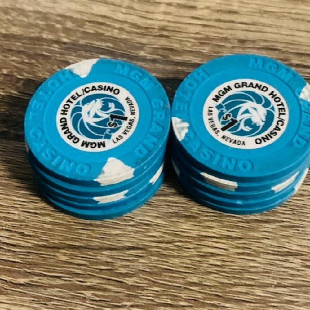 Lucky Gift Lot of 10 MGM GRAND Casino Chips Las Vegas $1 x 10 Poker Stack